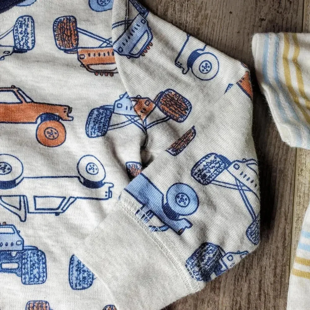 Carter's Baby Boy 3m Bodysuit Bundle - 2 Pieces - EUC